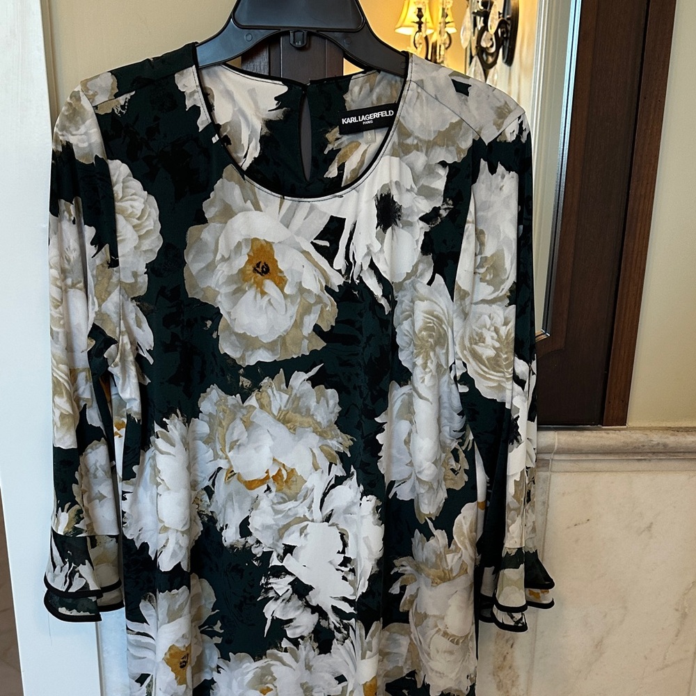 Karl Lagerfeld blouse with White and Gold Floral Pattern/dark green background